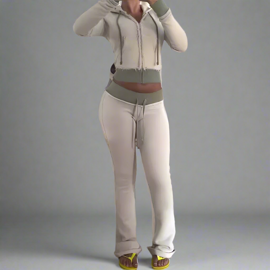 HOODED TWO PIECE TRACKSUIT - Karolina